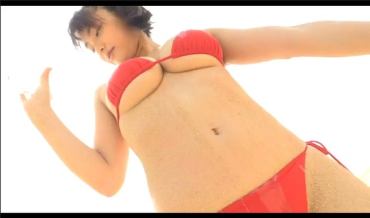 下乳グラドル片岡沙耶ちゃんがエロすぎる下着姿をツイッターにアップ！