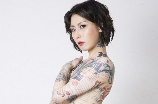 鳥居みゆきさんの全裸全身タトゥー姿がセクシーすぎると話題！