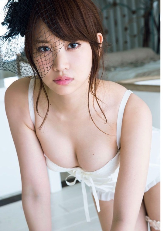 元AKB48で現在モデルとして活躍中の永尾まりやさんの水着姿がエロすぎると話題に！