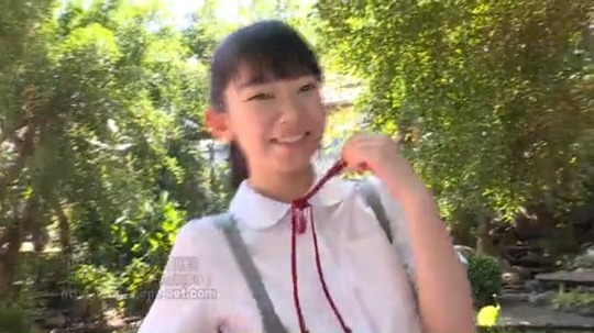 中学生にしか見えない長澤茉里奈ちゃん(20)のおっぱいが柔らかそうすぎると話題！