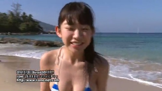 中学生にしか見えない長澤茉里奈ちゃん(20)のおっぱいが柔らかそうすぎると話題！