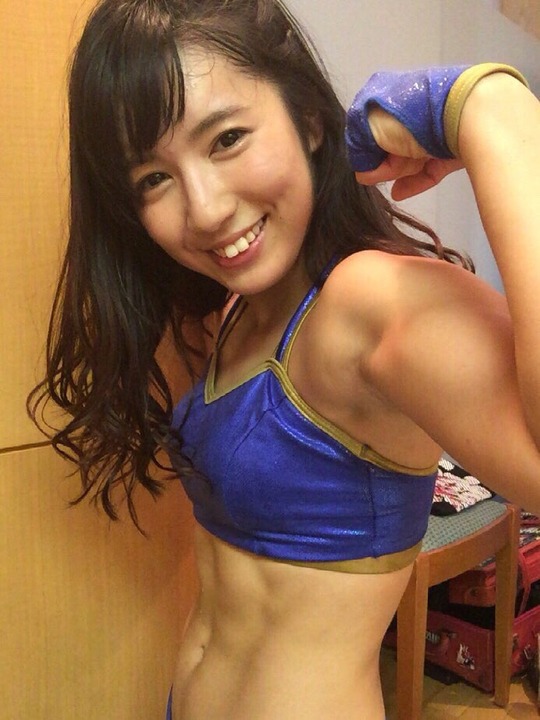 「筋肉アイドル」才木玲佳ちゃんがツイッターにアップしている筋肉画像がエロすぎると話題に