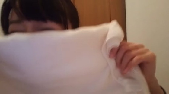 STU48石田みなみちゃんがライブ配信で愛用の生理用ナプキンを公開！