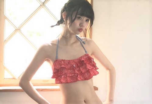 Seventeen専属モデル・江野沢愛美ちゃんのスレンダー水着姿が可愛すぎると話題に！