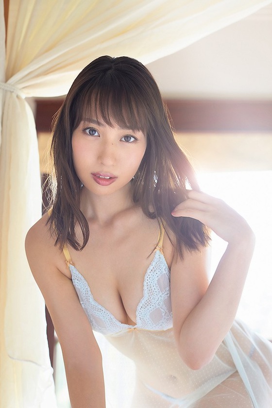 元AKB48増田有華ちゃんの全裸に見えるランジェリー姿がエロすぎると話題に