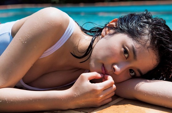 石橋杏奈ちゃん(25)が3年ぶりの写真集でエッチすぎる濡れ水着姿を披露し話題に